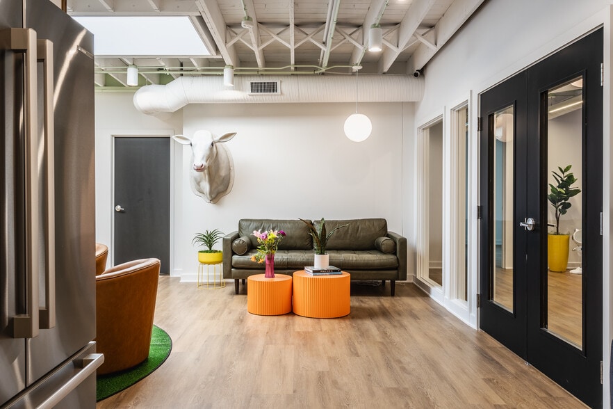 Primary Photo Of 4201 Millersville Rd, Indianapolis Flex For Sale