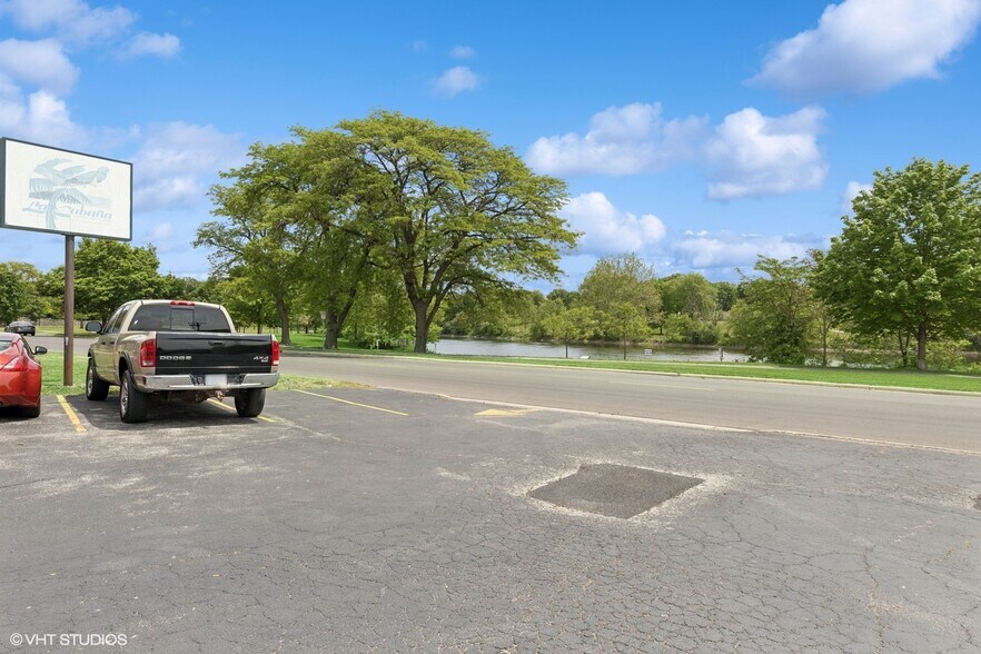 More Photos Of 835 S River St, Aurora Restaurant For Sale