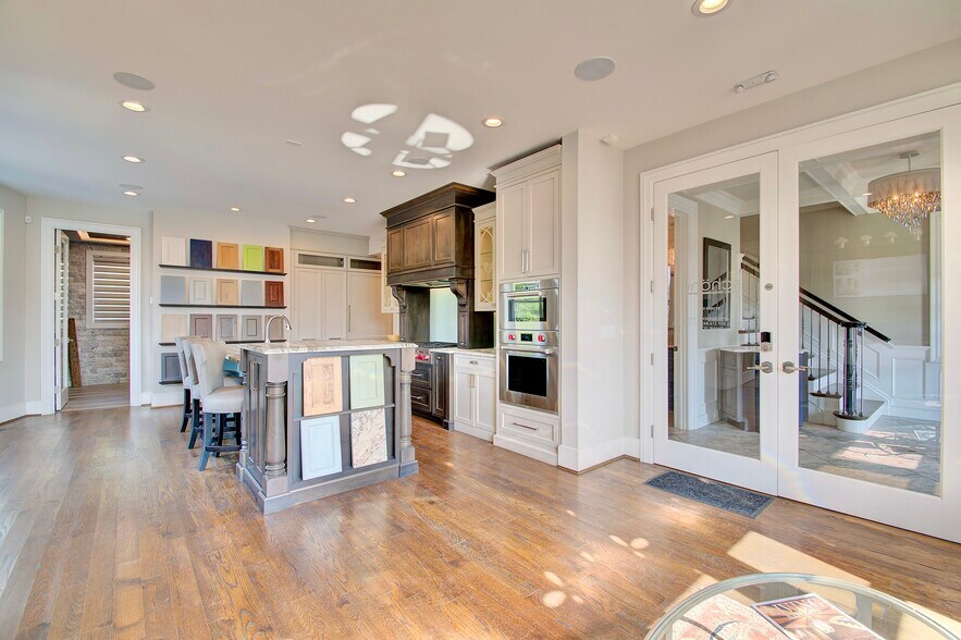 More Photos Of 33 N Fort Thomas Ave, Fort Thomas Office For Sale