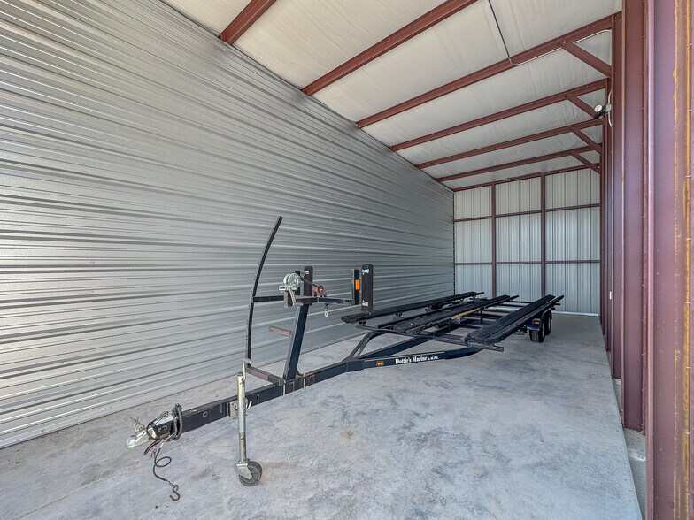 More Photos Of 50 Voss Ln, Huntingdon Self Storage For Sale