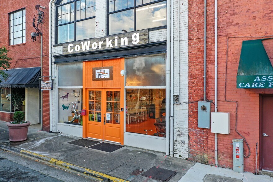 More Photos Of 346 S Worth St, Burlington Office For Sale