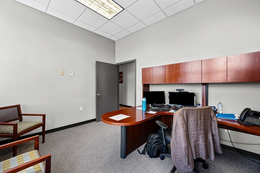 More Photos Of 105 E North St, Greenville Office For Lease