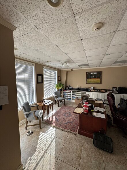 More Photos Of 442 Cadillac Pky, Dallas Flex For Lease