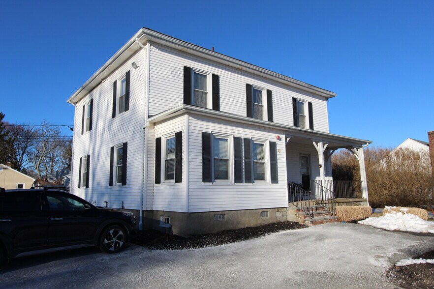 More Photos Of 460 E Main Rd, Middletown Medical For Sale