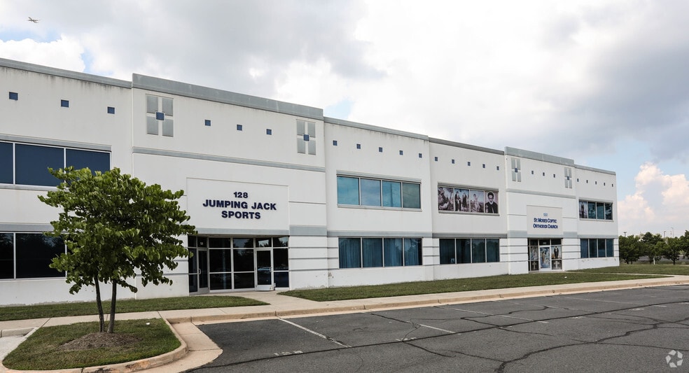 More Photos Of 44710 Cape Ct, Ashburn Light Distribution For Lease