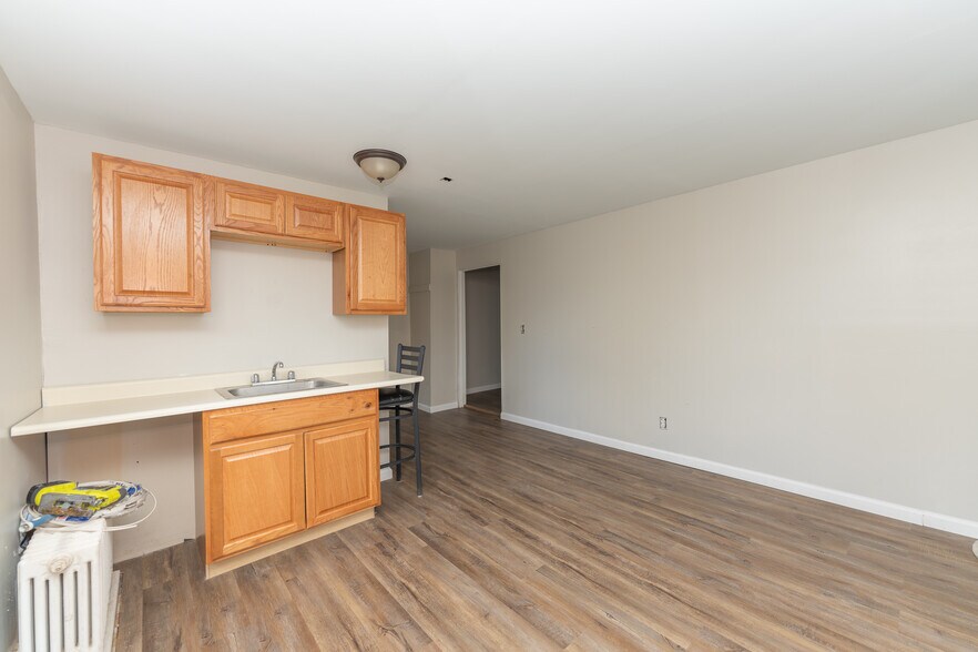 More Photos Of 117 N Lake Ave, Albany Storefront Retail Residential For Sale