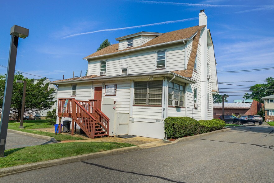 More Photos Of 142 Oak Tree Ave, South Plainfield Office For Lease