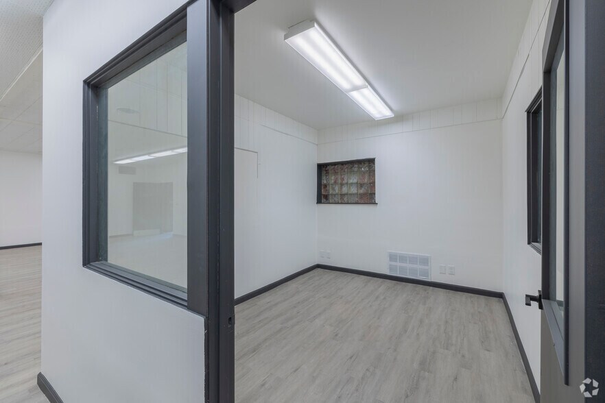 More Photos Of 1680 14th St, Oakland Warehouse For Sale