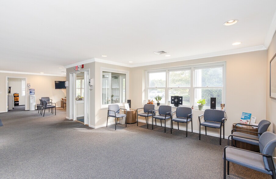 More Photos Of 345 Valley Rd, Middletown Medical For Sale