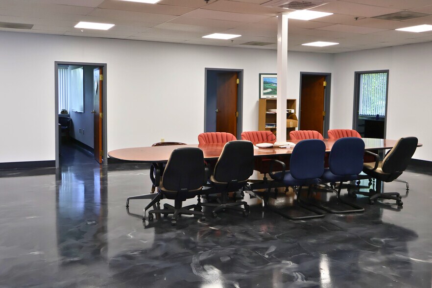 More Photos Of 6405 Flank Dr, Harrisburg Office For Sale
