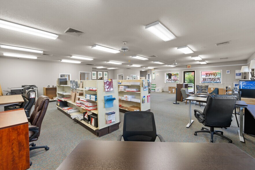 More Photos Of 421 US Highway 80 W, Garden City Freestanding For Lease