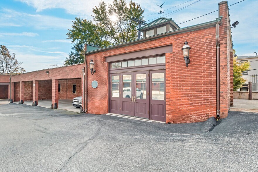 More Photos Of 3355 Keswick Rd, Baltimore Loft Creative Space For Sale