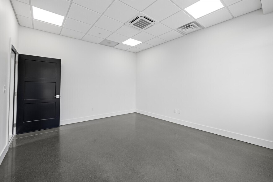 More Photos Of 2517 Logan St, Richland Service For Sale