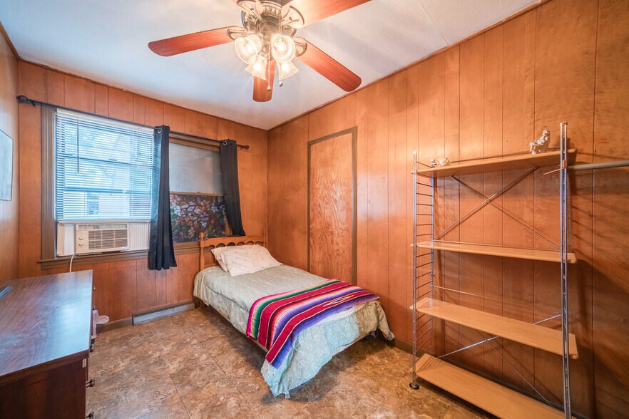 More Photos Of 406-408 Kirkpatrick St, Syracuse Freestanding For Sale