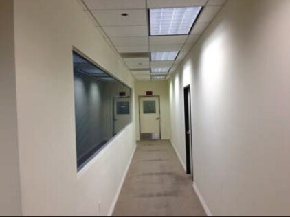 More Photos Of 5155 Goldman Ave, Moorpark Manufacturing For Lease