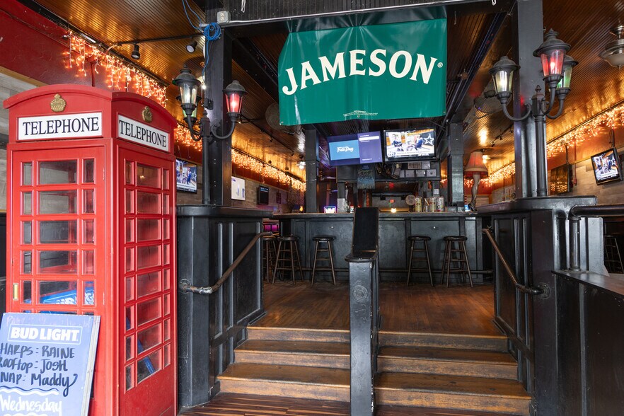 More Photos Of 139 E Hopkins St, San Marcos Bar For Sale