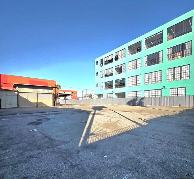 More Photos Of 1806-1814 S San Pedro St, Los Angeles Manufacturing For Lease