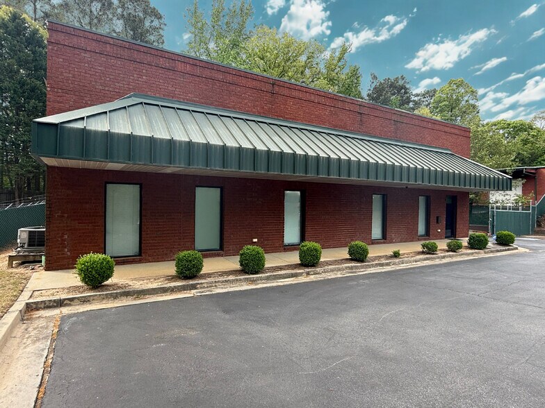 Primary Photo Of 3620 Hewatt Ct, Snellville Flex For Lease