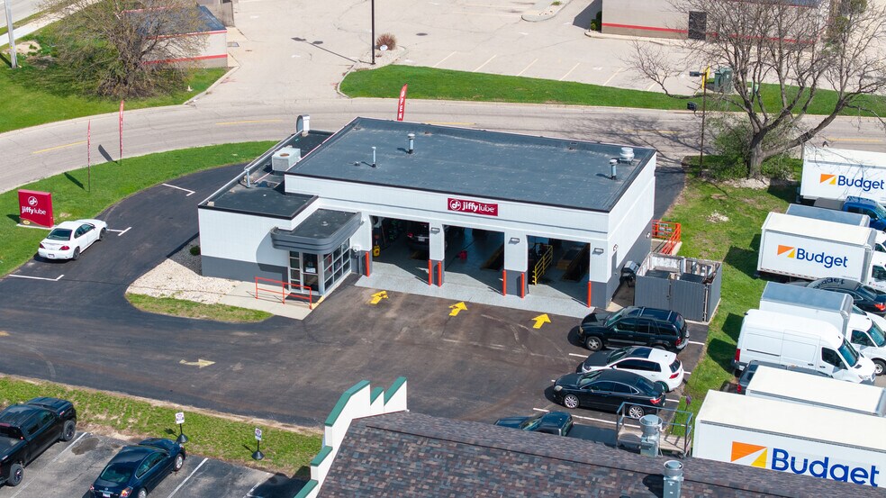 More Photos Of 2306 Humes Rd, Janesville Auto Repair For Sale