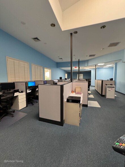 More Photos Of 5852 S Pecos Rd, Las Vegas Office For Sale