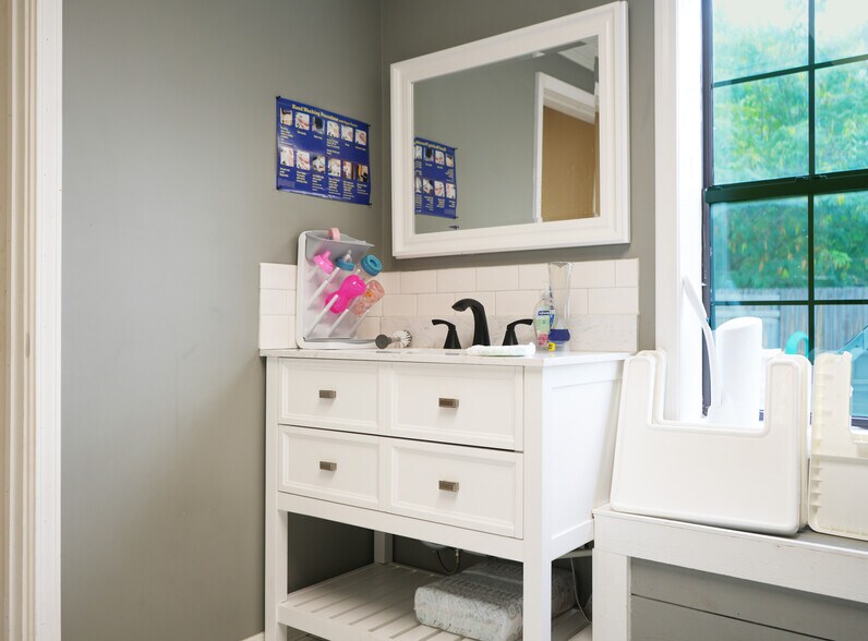 More Photos Of 1555 Echota Ave, Tahlequah Office For Sale