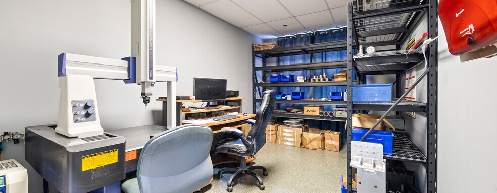 More Photos Of 8100-8118 Rue Charles-Édouard-Renaud, Terrebonne Warehouse For Sale