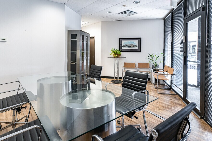 More Photos Of 4201 Bee Caves Rd, Austin Medical For Lease