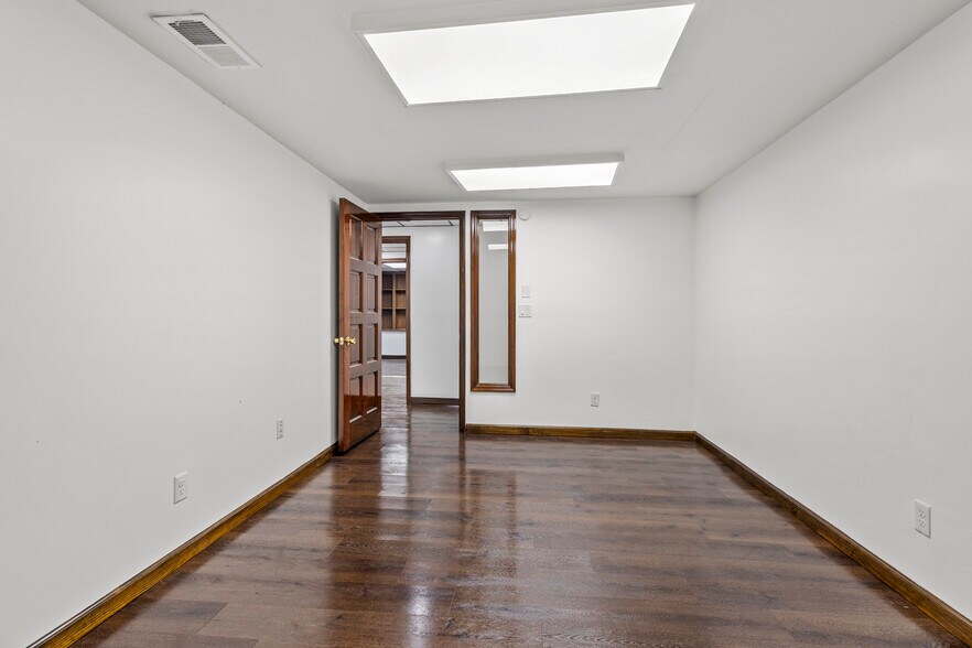 More Photos Of 108 N Depot Dr, Fort Pierce Office Residential For Lease