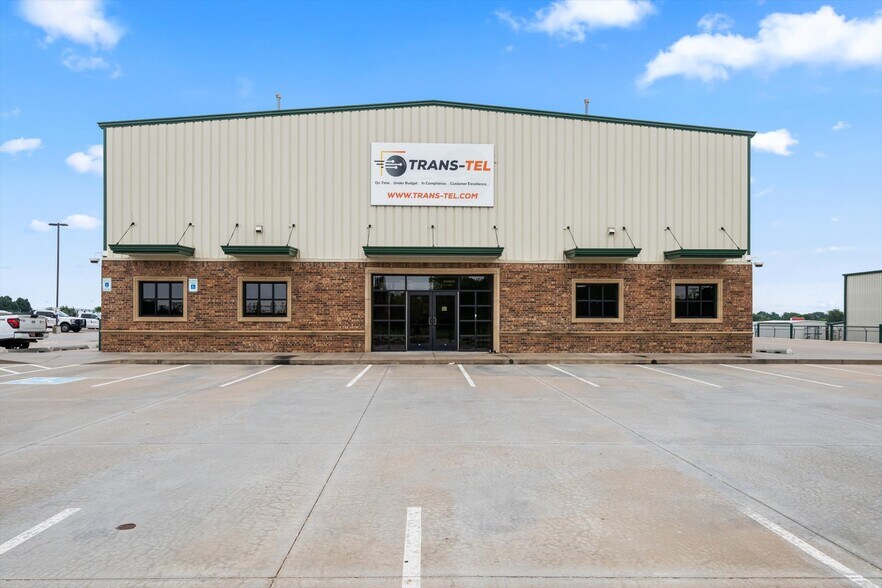 More Photos Of 12400 S Sunnylane Rd, Moore Manufacturing For Lease