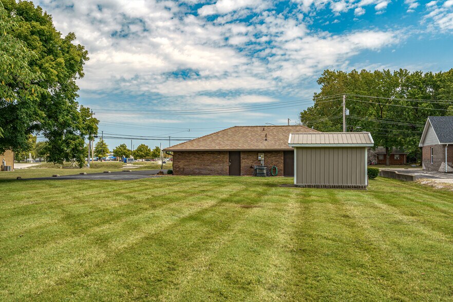 More Photos Of 4917 Maryville Rd, Granite City Office For Sale