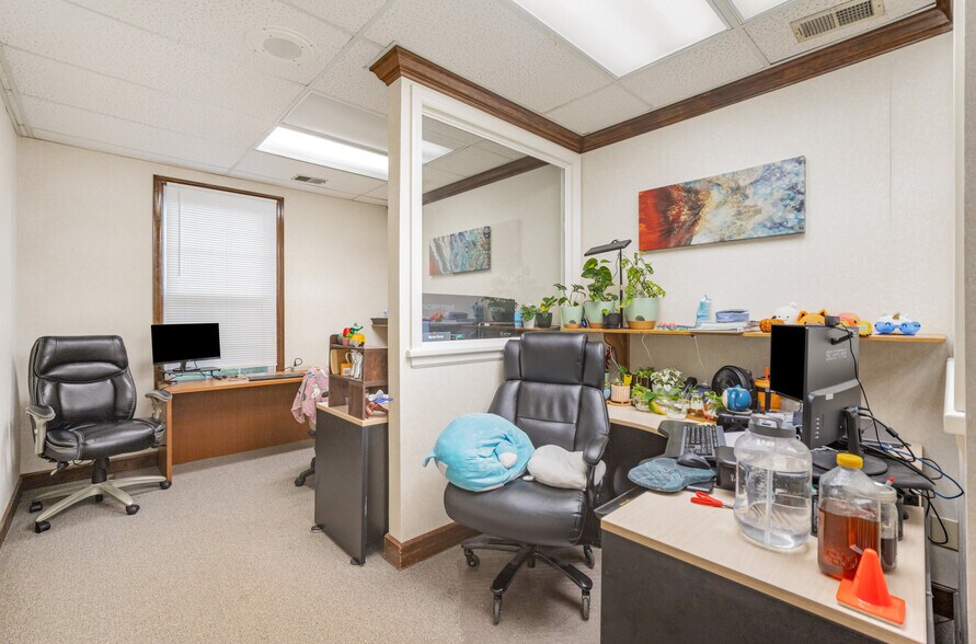 More Photos Of 4523 Park Rd, Charlotte Office For Sale