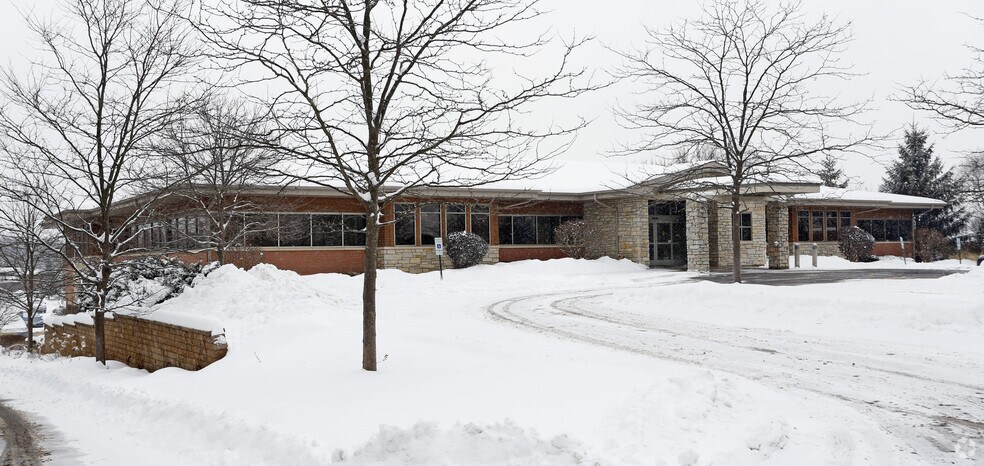 More Photos Of 864 Stearns Rd, Bartlett Medical For Lease