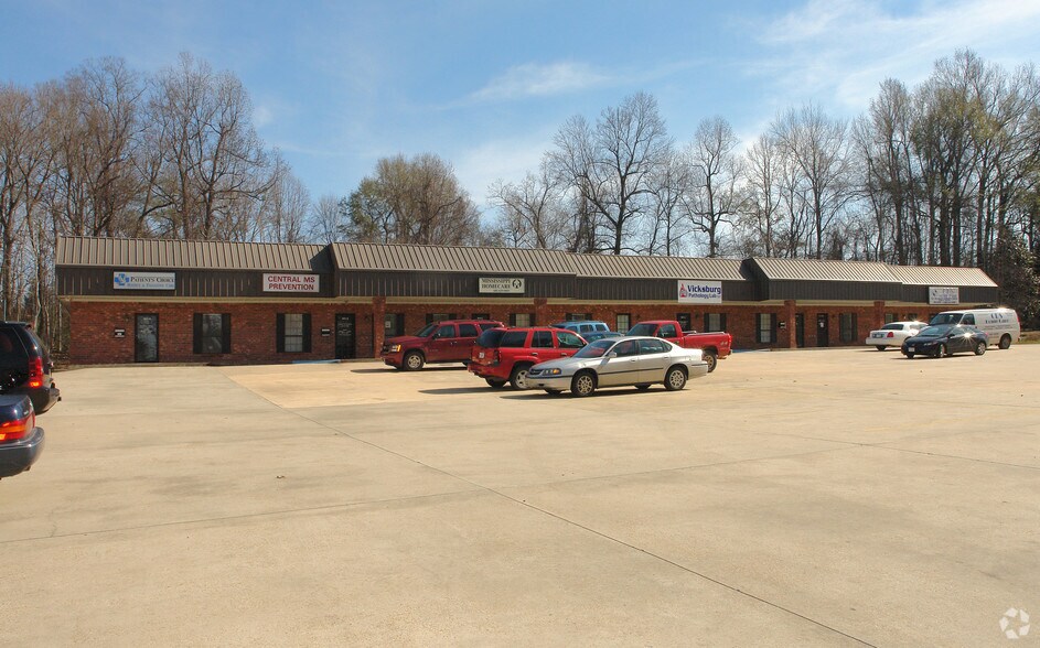 Primary Photo Of 1911 Mission 66, Vicksburg Medical For Lease