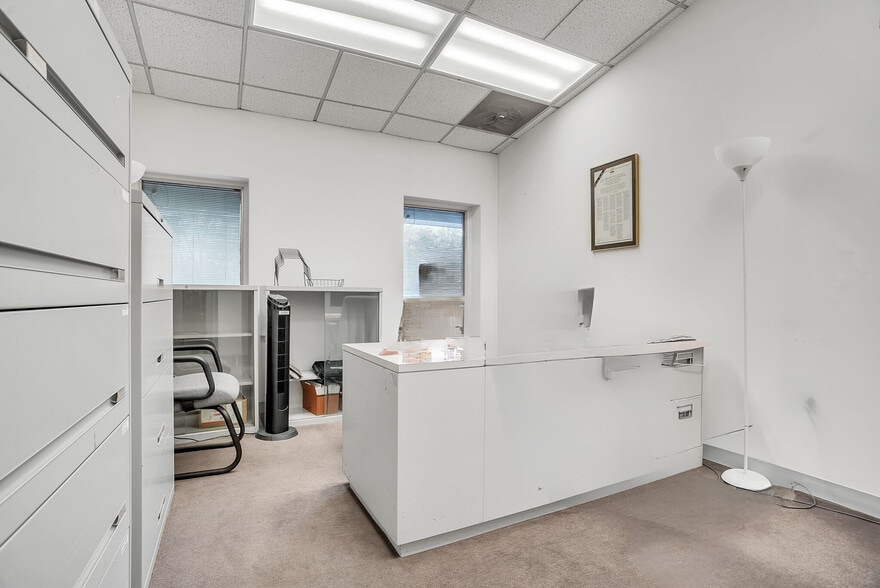 More Photos Of 4609 Pinecrest Office Park Dr, Alexandria Medical For Sale