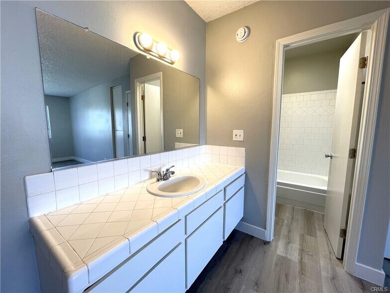 More Photos Of 13717 Chadron Ave, Hawthorne Apartments For Sale