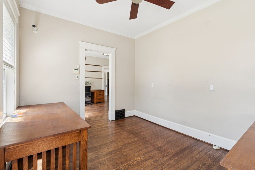 More Photos Of 4112 Swiss Ave, Dallas Office For Sale