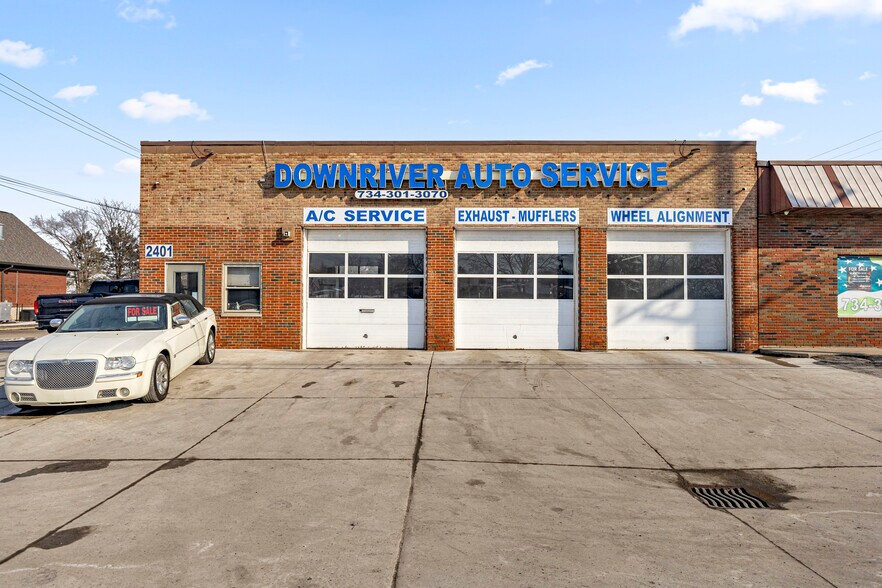 More Photos Of 2401 Fort St, Trenton Warehouse For Sale