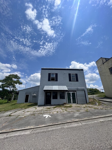 More Photos Of 116 Tennessee St, Maryville Storefront Retail Office For Lease