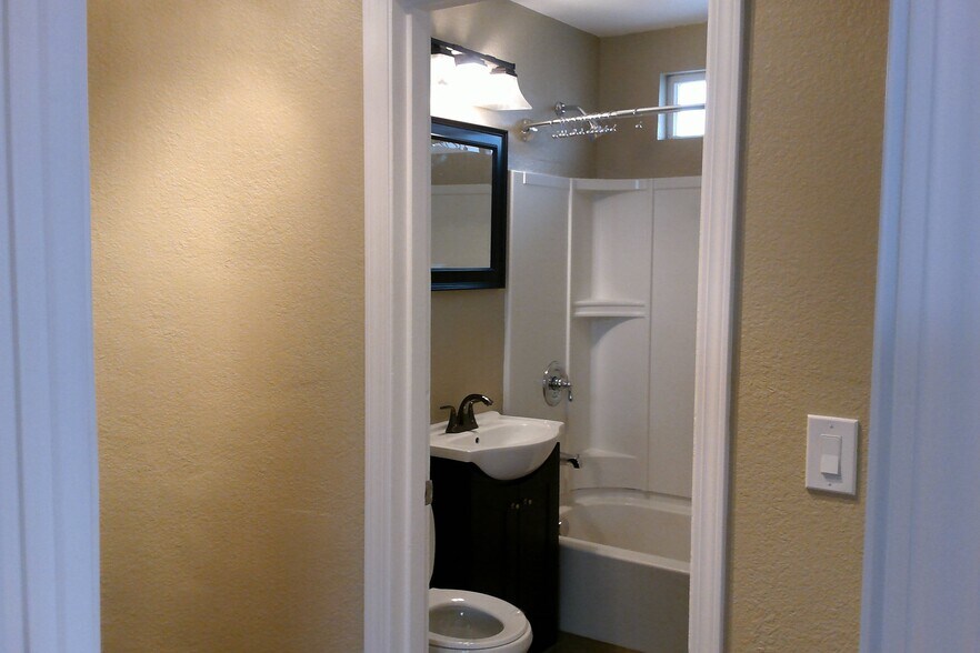 More Photos Of 1109 54th St, Oakland Multifamily For Sale