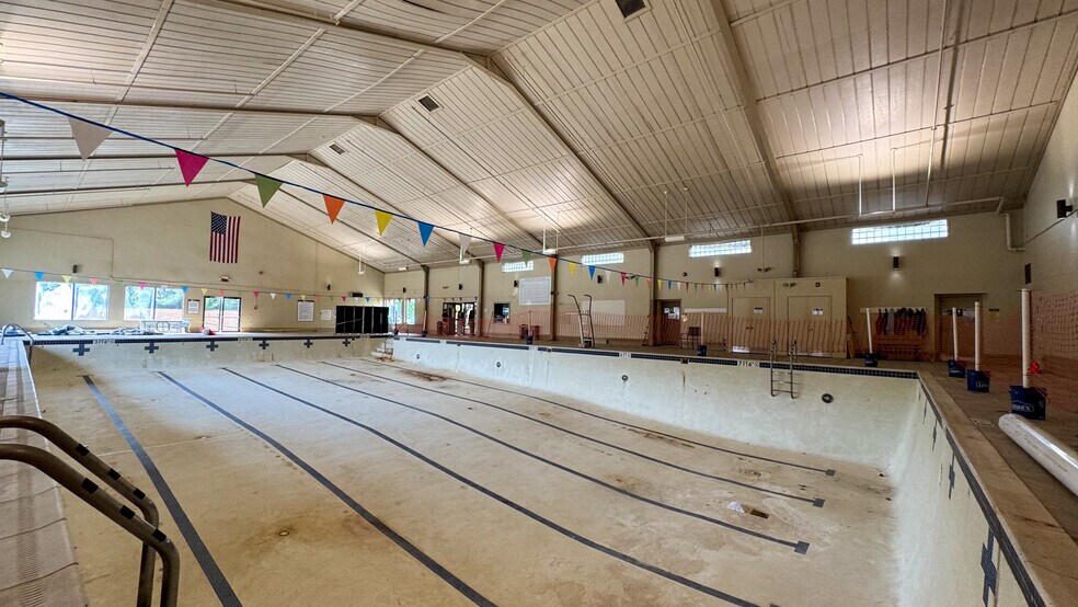 More Photos Of 5133 Darrow Rd, Hudson Health Club For Sale