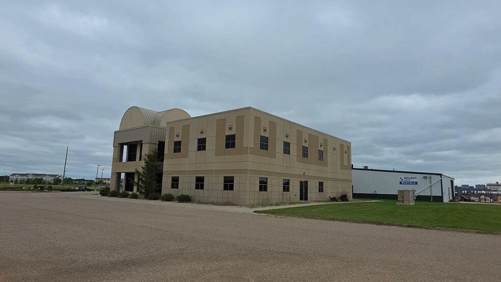 Primary Photo Of 3711 4th Ave NE, Watford City Truck Terminal For Sale
