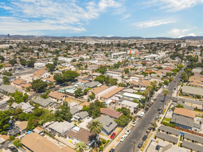 More Photos Of 1253 E 46th St, Los Angeles Apartments For Sale