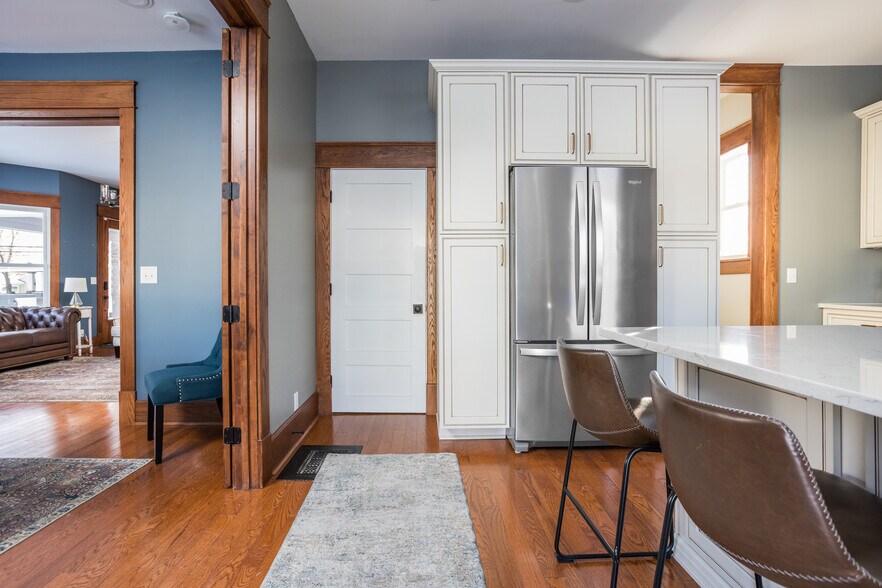 More Photos Of 502 W Main St, Danville Office For Sale