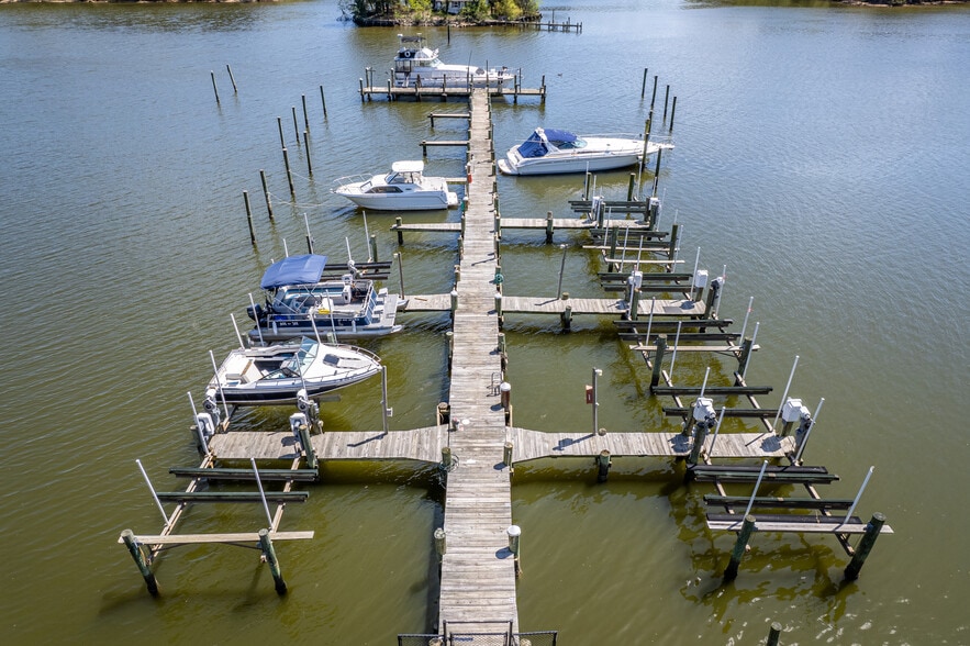 More Photos Of 7813 Leymar Rd, Glen Burnie Marina For Sale