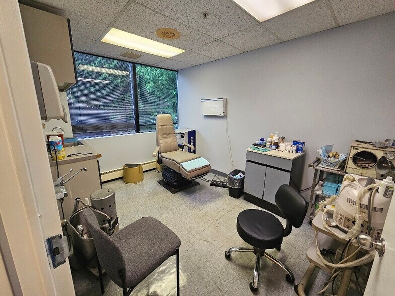 More Photos Of 935 Northern Blvd, Great Neck Medical For Sale