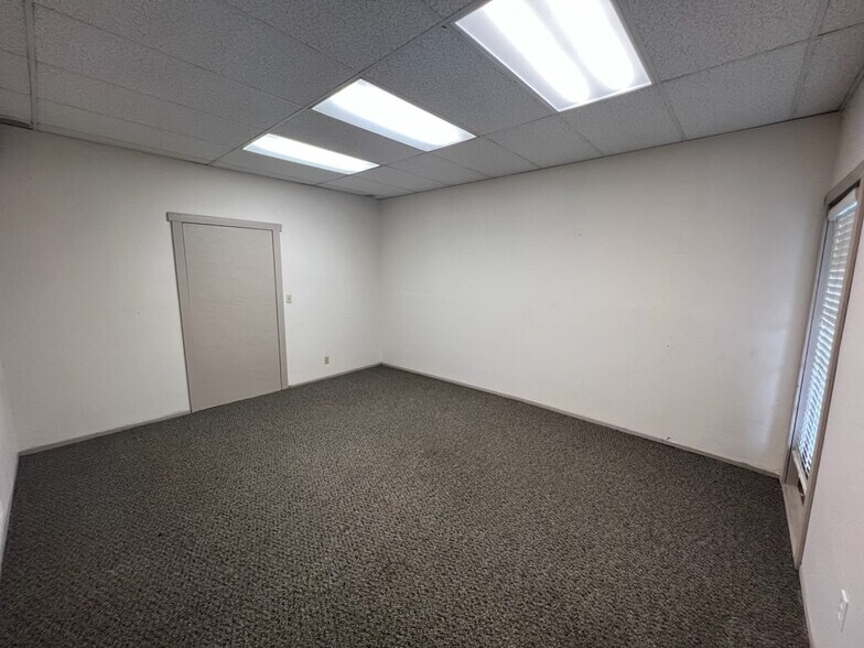 More Photos Of 3731 Sunset Ln, Antioch Unknown For Lease
