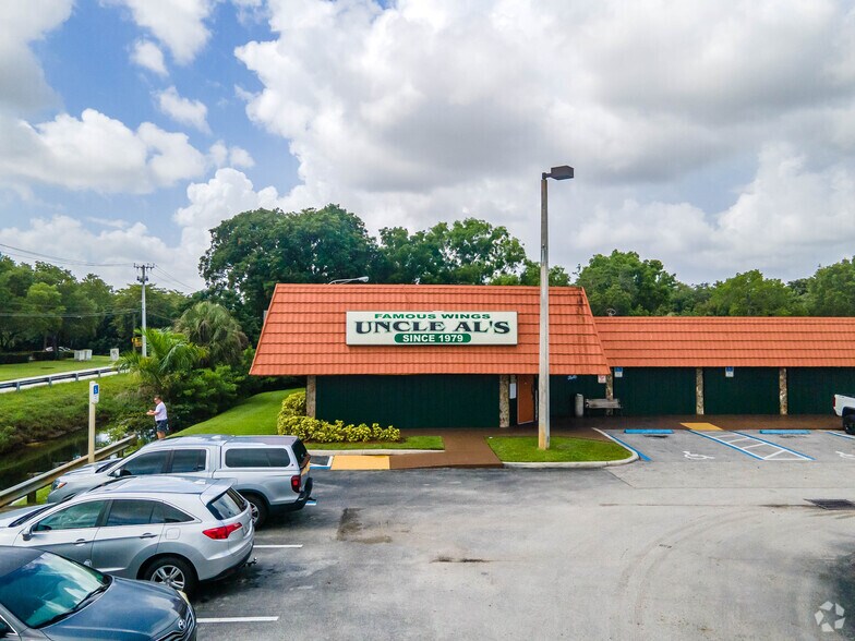 More Photos Of 8242 Griffin Rd, Davie General Retail For Lease