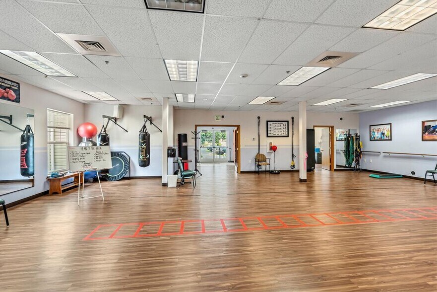 More Photos Of 905 Skylark Pl, Ashland Healthcare For Sale