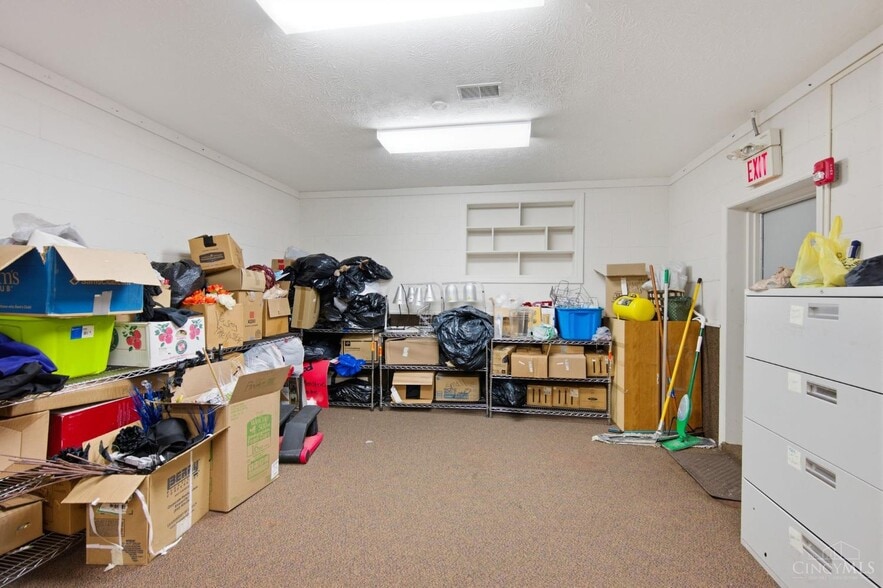 More Photos Of 810 N Broadway St, Lebanon Religious Facility For Sale