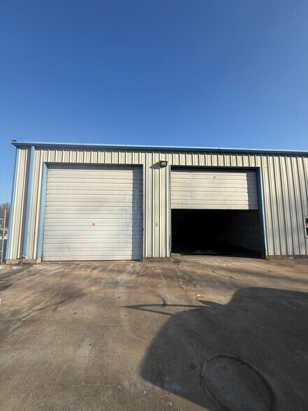 More Photos Of 3861 US-54, Linn Creek Industrial For Lease